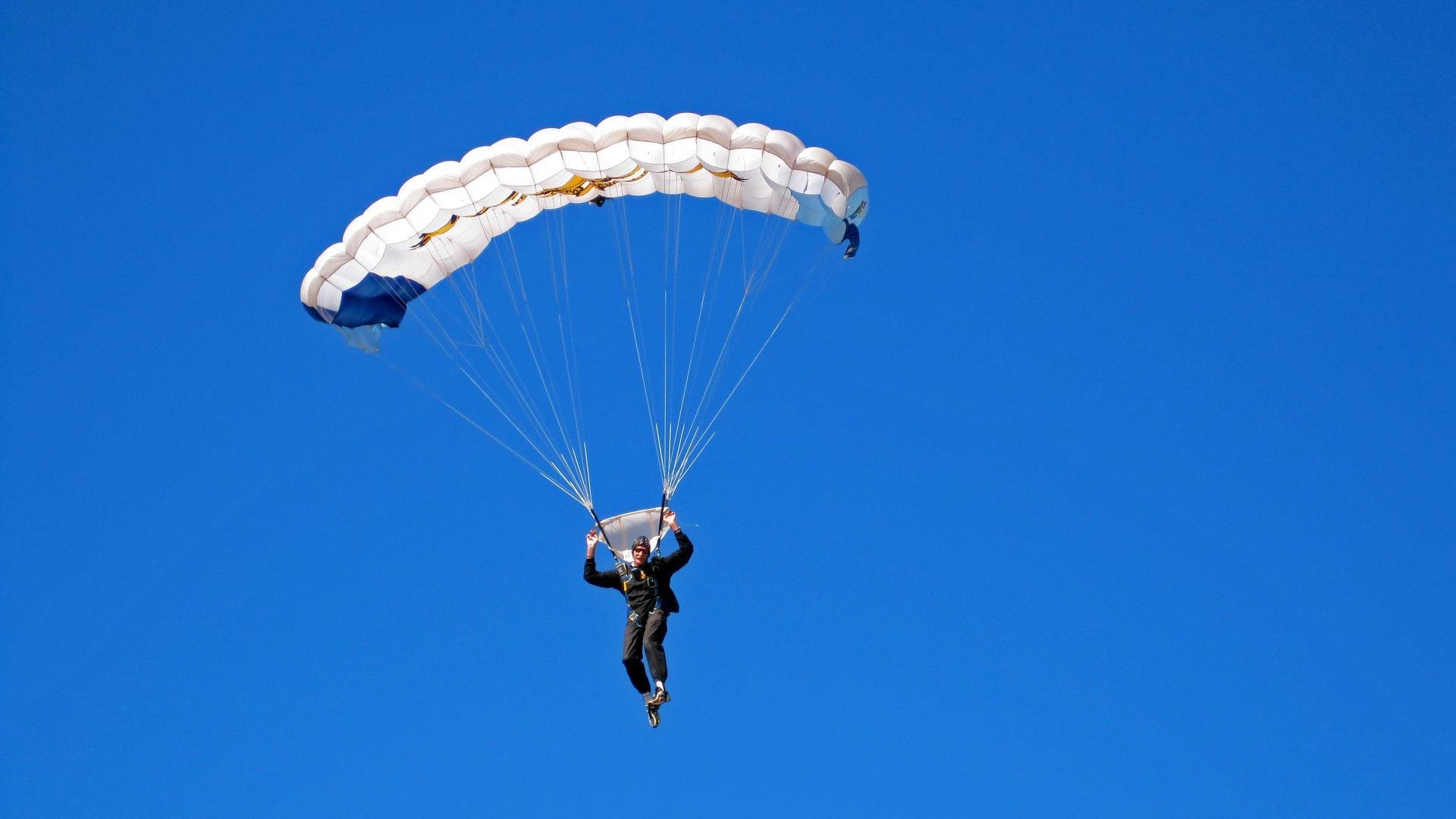 米兰体育官方网站APP下载-“武汉马拉松：全民健身与精英选手同台竞技”